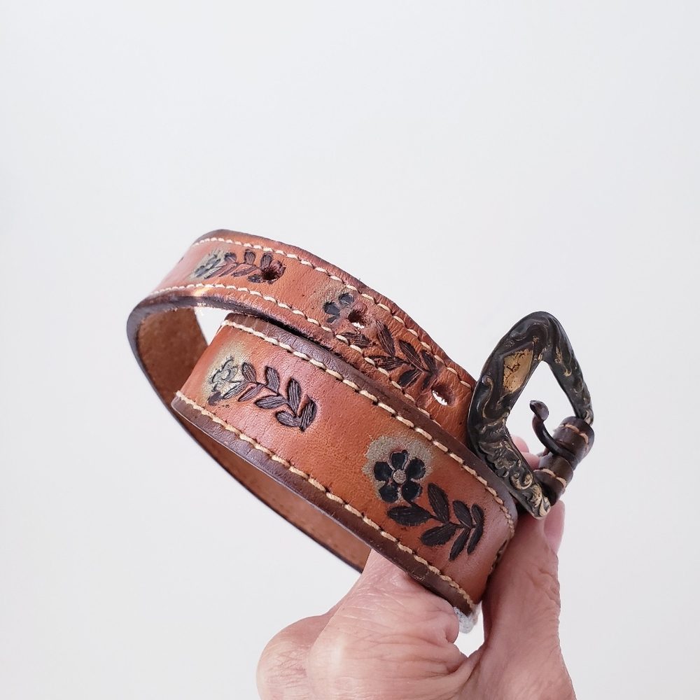 Vintage Tan Floral Embossed Leather Belt - Picture 2 of 9